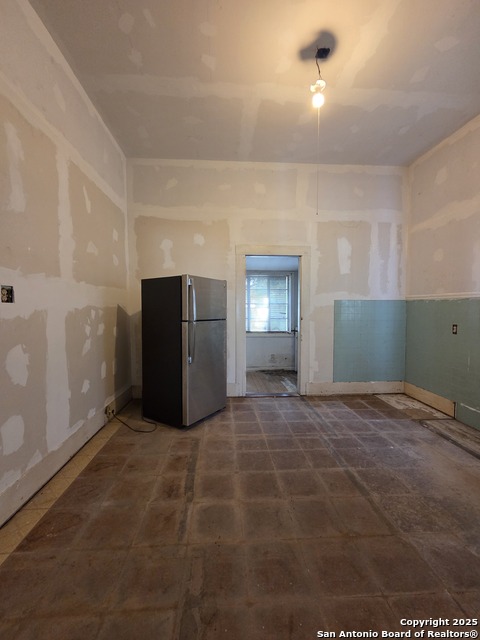 Image 20 of 34 For 238 Keller St