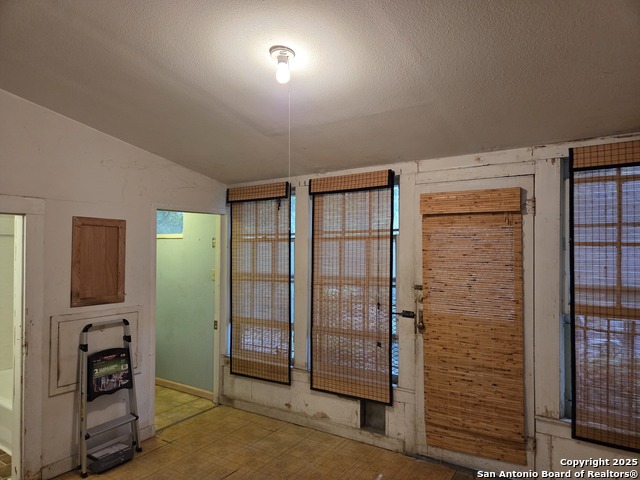 Image 23 of 34 For 238 Keller St