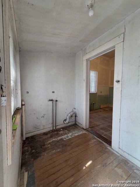 Image 27 of 34 For 238 Keller St