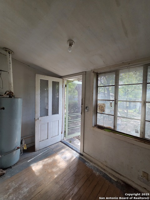 Image 28 of 34 For 238 Keller St