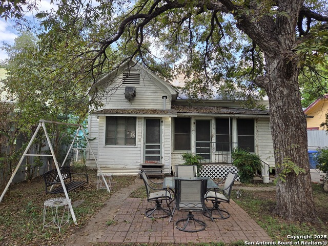 Image 29 of 34 For 238 Keller St