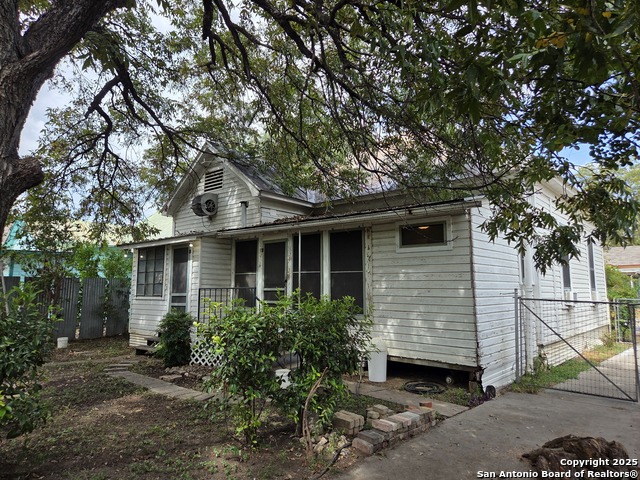 Image 31 of 34 For 238 Keller St