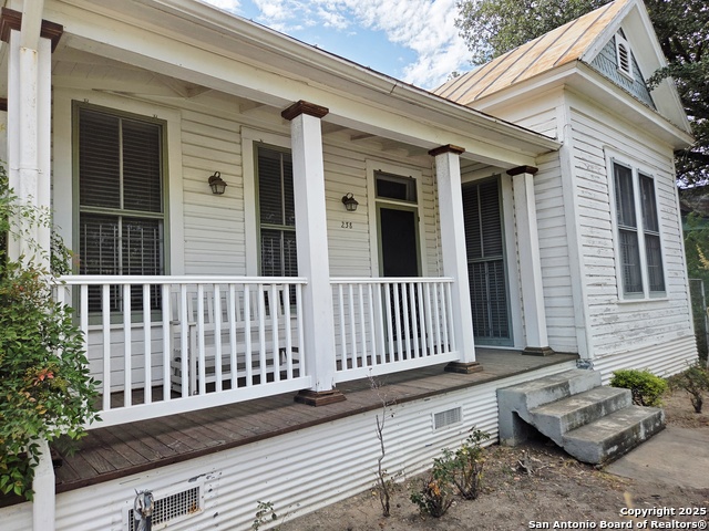 Image 6 of 34 For 238 Keller St