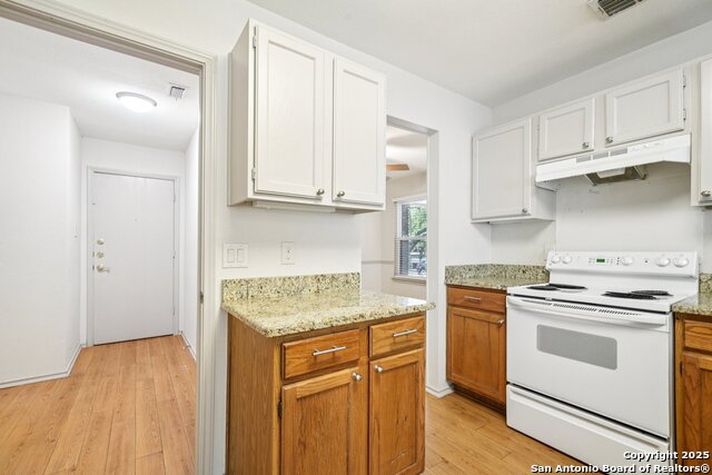 Image 11 of 22 For 7718 Dashwood