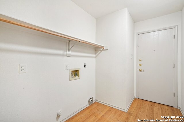 Image 20 of 22 For 7718 Dashwood