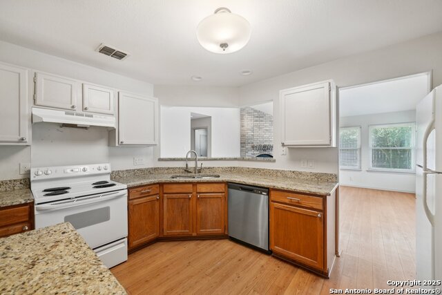 Image 9 of 22 For 7718 Dashwood