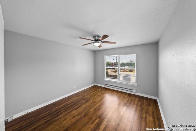 Image 15 of 27 For 241 Deerwood Dr