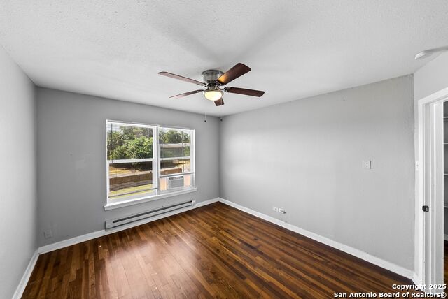 Image 17 of 27 For 241 Deerwood Dr