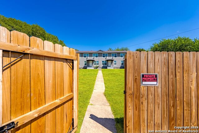 Image 2 of 27 For 241 Deerwood Dr