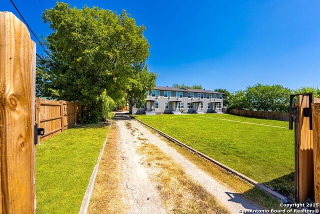 Image 3 of 27 For 241 Deerwood Dr