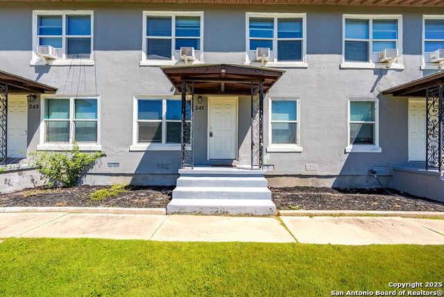 Image 5 of 27 For 241 Deerwood Dr