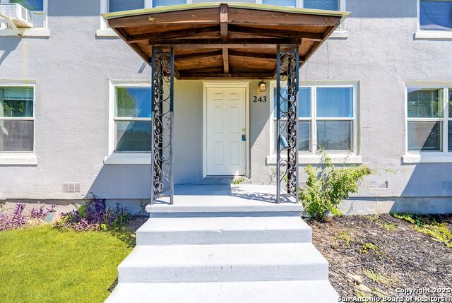 Image 6 of 27 For 241 Deerwood Dr