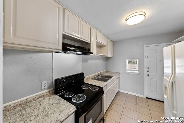 Image 7 of 27 For 241 Deerwood Dr