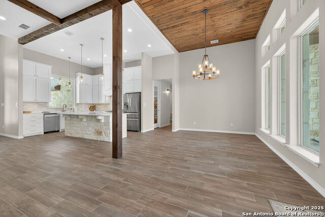 Listing photo id 12 for 169 Longwood