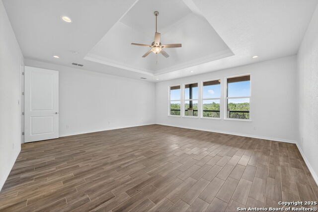 Listing photo id 18 for 169 Longwood