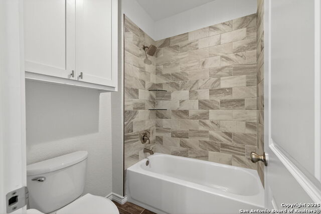 Listing photo id 25 for 169 Longwood