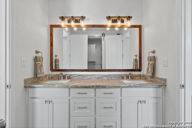 Listing photo id 28 for 169 Longwood