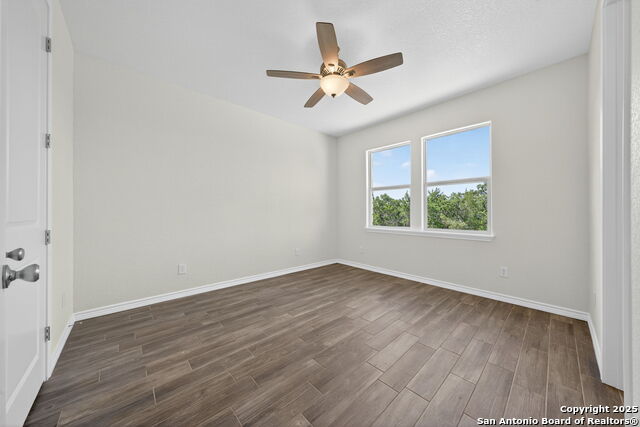 Listing photo id 30 for 169 Longwood
