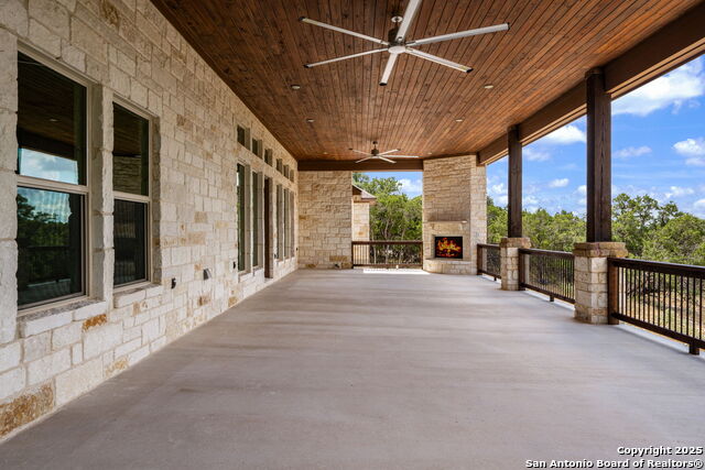 Listing photo id 33 for 169 Longwood