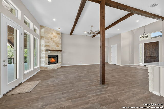 Listing photo id 5 for 169 Longwood