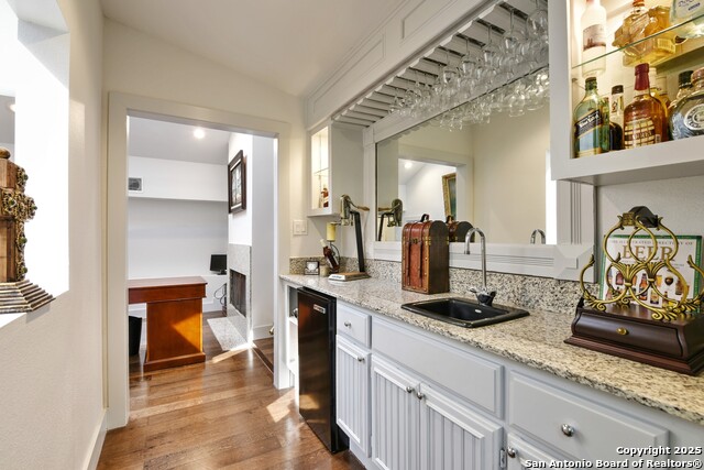 Image 7 of 47 For 17223 Old Lyme  2004