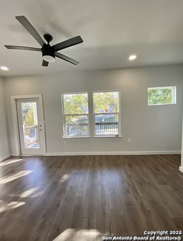 Listing photo id 8 for 427 Natalen  