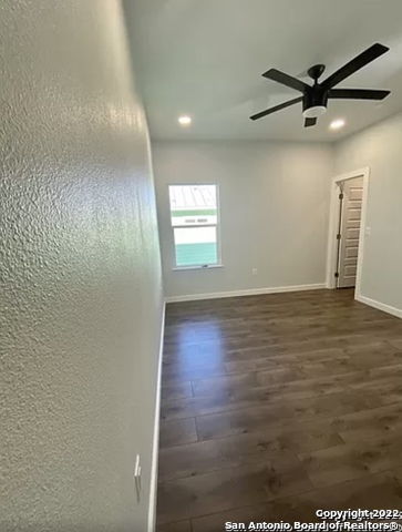 Listing photo id 10 for 427 Natalen  