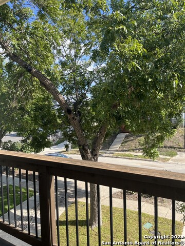 Listing photo id 15 for 427 Natalen  