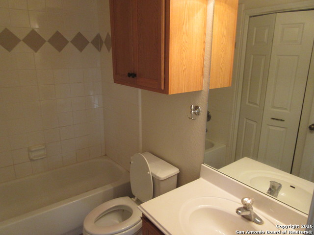 Listing photo id 10 for 6004 Grass Hill