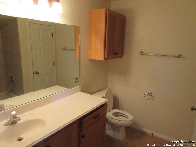 Listing photo id 11 for 6004 Grass Hill