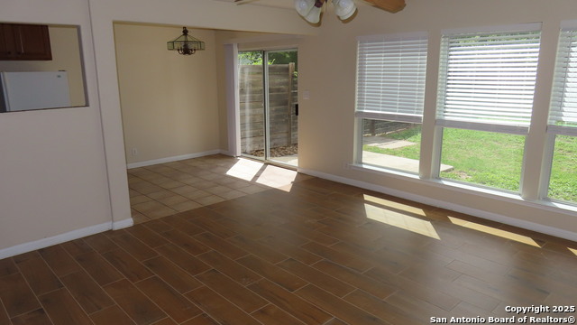 Listing photo id 3 for 6004 Grass Hill