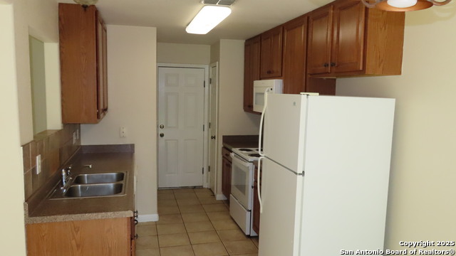 Listing photo id 6 for 6004 Grass Hill