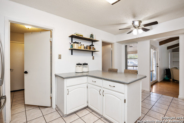 Listing photo id 11 for 212 San Saba