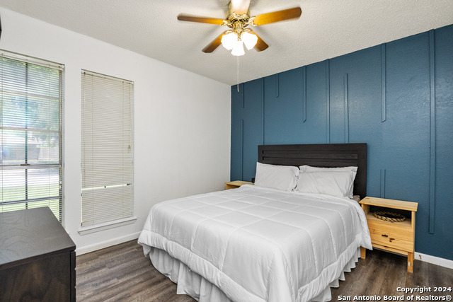 Listing photo id 13 for 212 San Saba