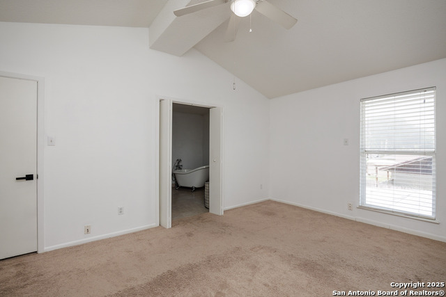 Listing photo id 18 for 212 San Saba