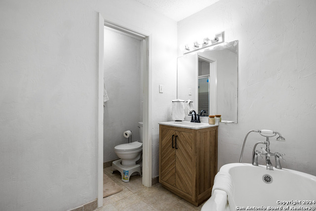 Listing photo id 20 for 212 San Saba