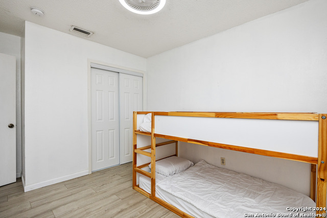 Listing photo id 25 for 212 San Saba