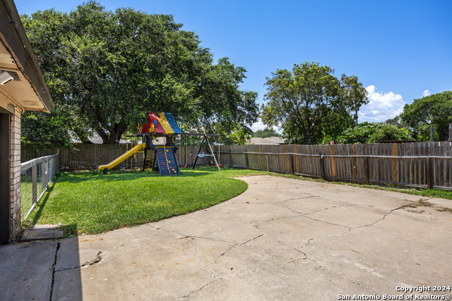 Listing photo id 29 for 212 San Saba