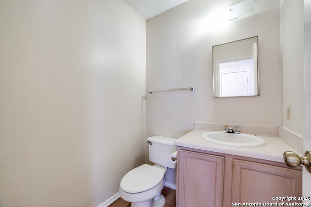 Listing photo id 9 for 4811 Joshua