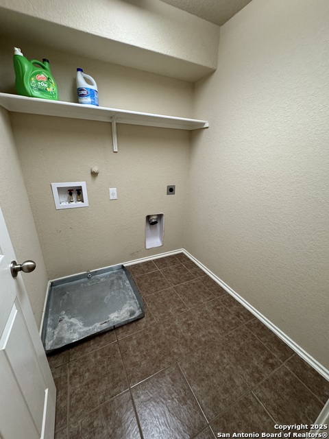 Image 13 of 43 For 556 Perch Mdw