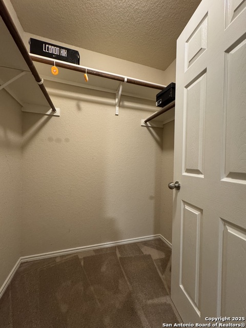 Image 23 of 43 For 556 Perch Mdw