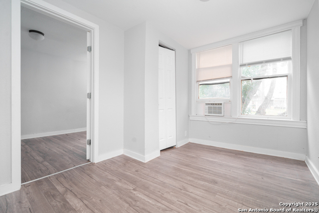 Image 11 of 21 For 434 Buckingham Ave  3