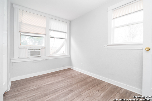 Image 13 of 21 For 434 Buckingham Ave  3