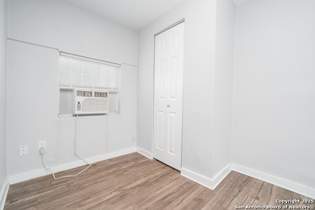 Image 16 of 21 For 434 Buckingham Ave  3