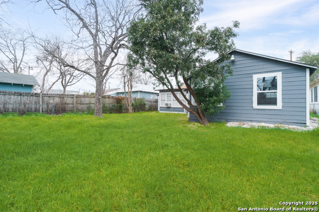 Image 17 of 21 For 434 Buckingham Ave  3