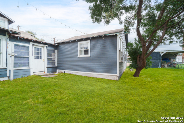Image 18 of 21 For 434 Buckingham Ave  3