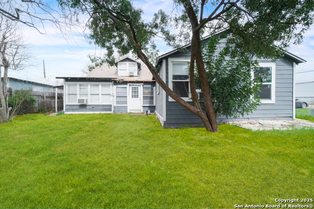 Image 19 of 21 For 434 Buckingham Ave  3