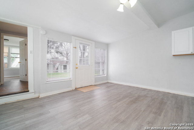 Image 4 of 21 For 434 Buckingham Ave  3
