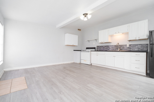 Image 7 of 21 For 434 Buckingham Ave  3