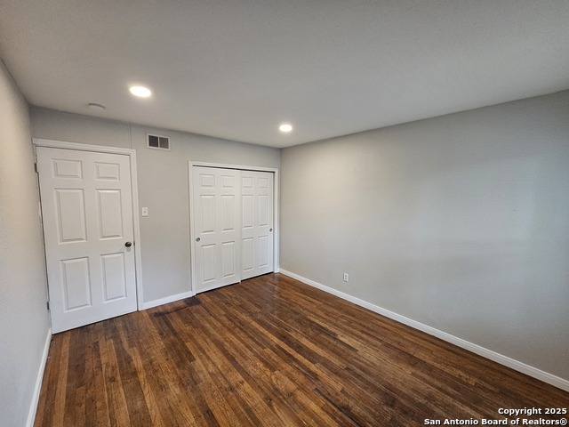 Image 4 of 11 For 1305 Mulberry Ave  19